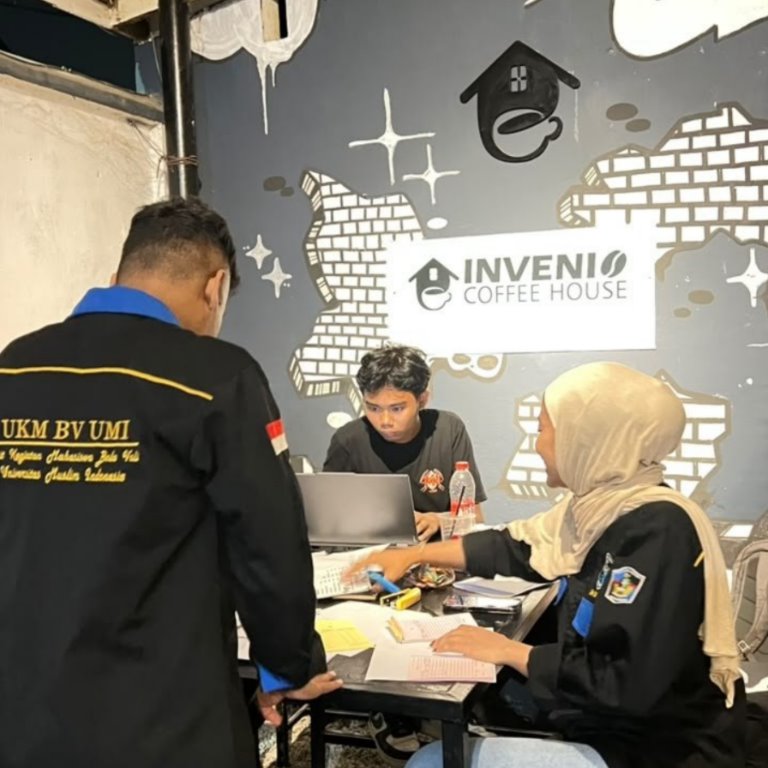 Pertemuan dan aktivitas bersama di bawah logo Invenio.